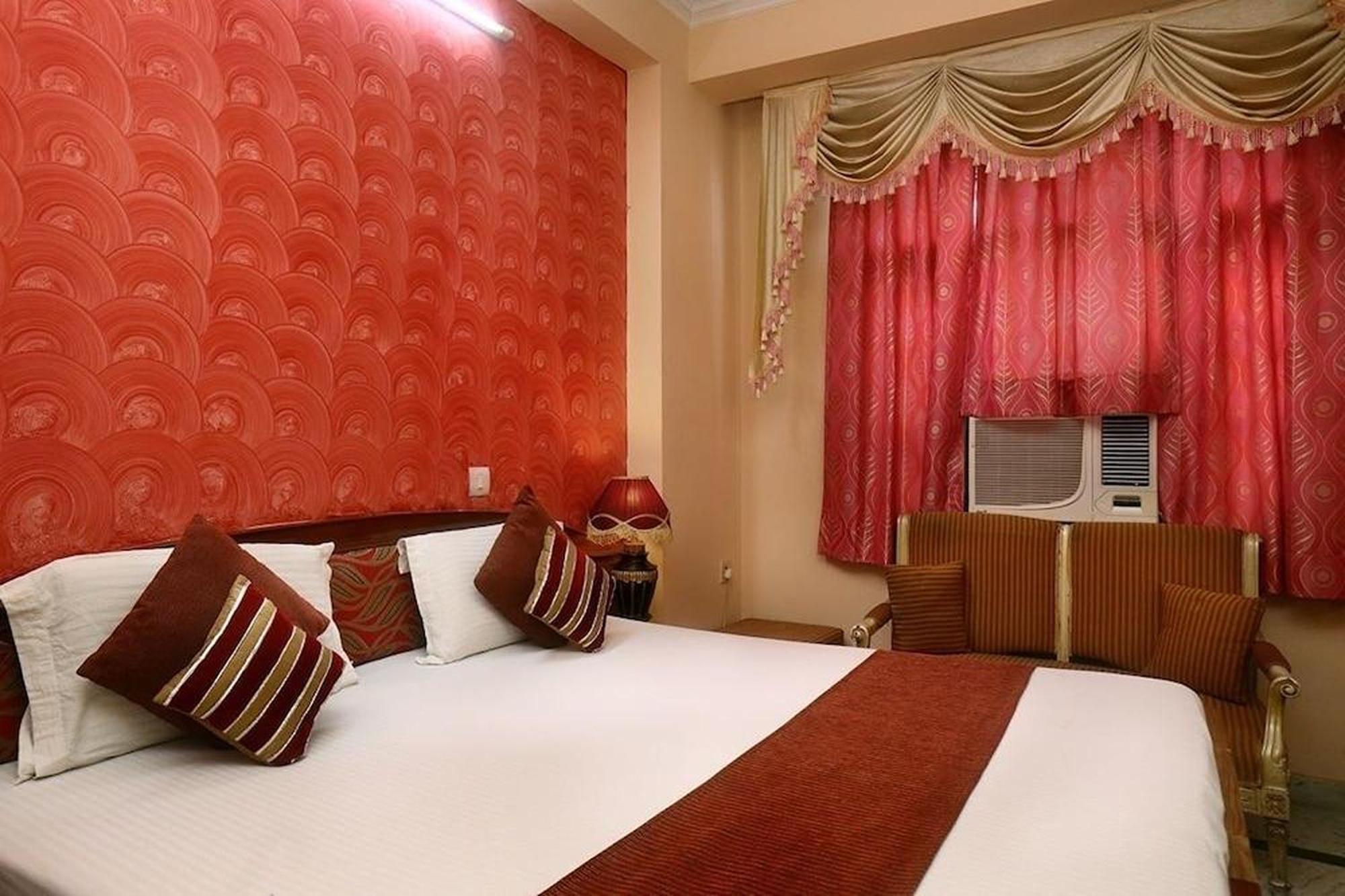 โฮเต็ล อินดราพราสธา Hotel เดลี ภายนอก รูปภาพ