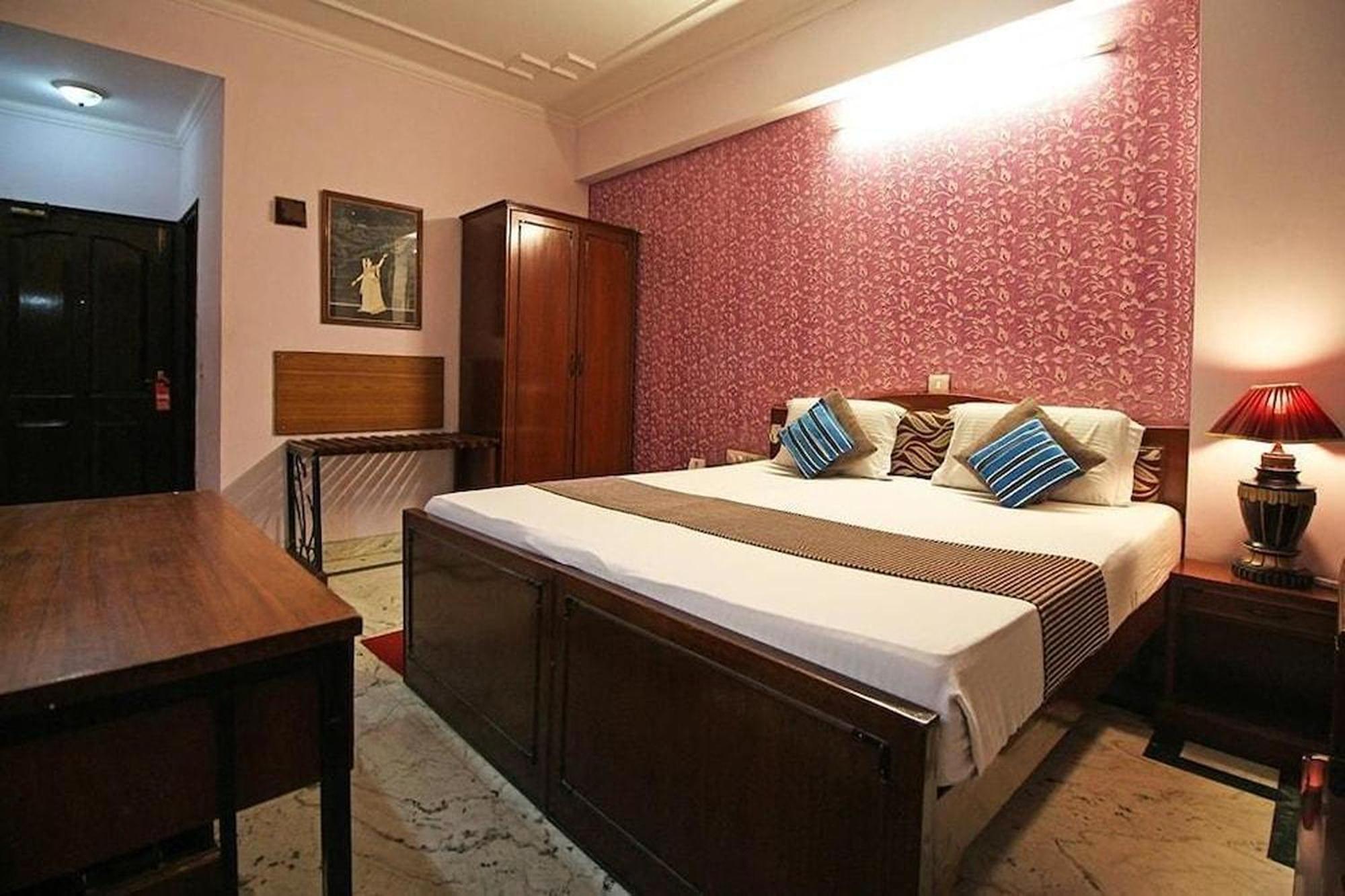 โฮเต็ล อินดราพราสธา Hotel เดลี ภายนอก รูปภาพ