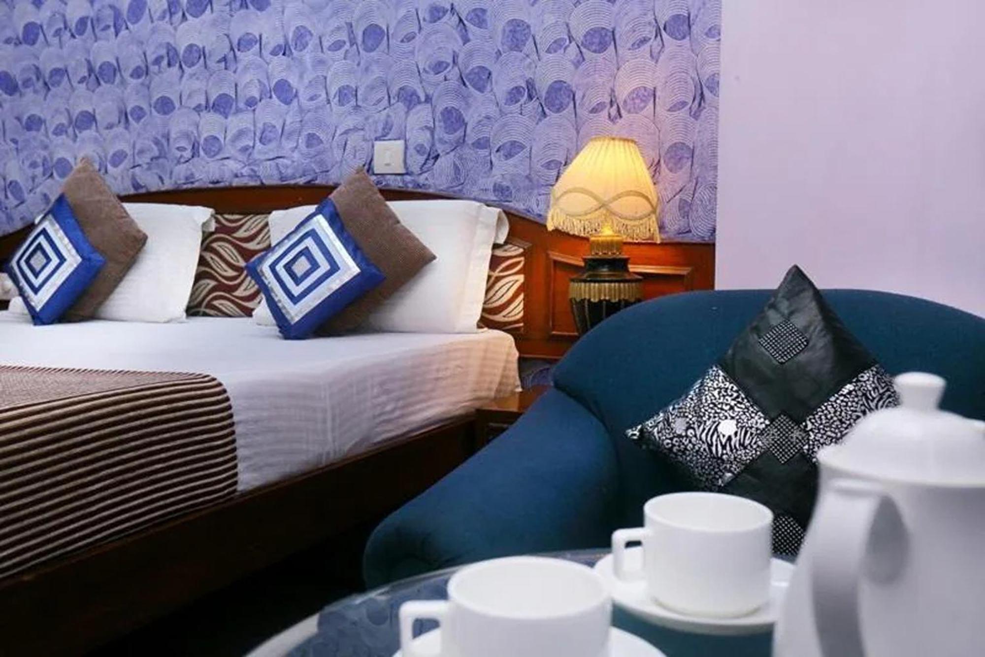 โฮเต็ล อินดราพราสธา Hotel เดลี ภายนอก รูปภาพ