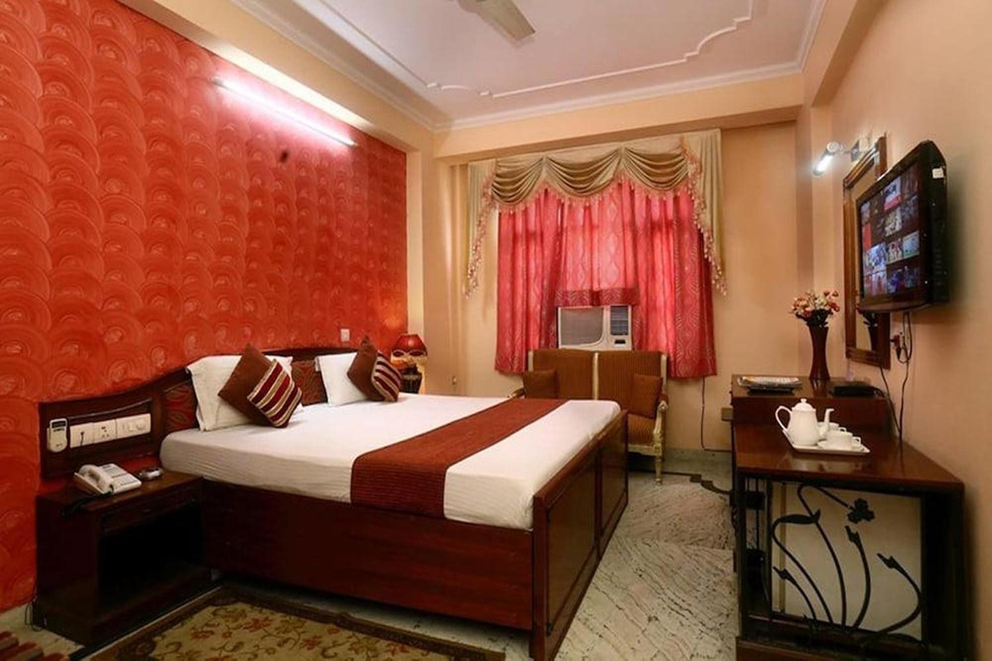 โฮเต็ล อินดราพราสธา Hotel เดลี ภายนอก รูปภาพ