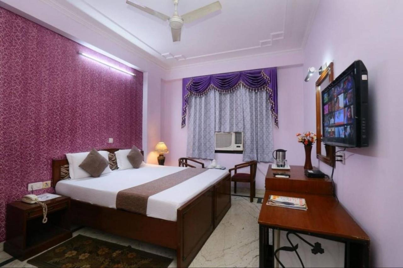 โฮเต็ล อินดราพราสธา Hotel เดลี ภายนอก รูปภาพ