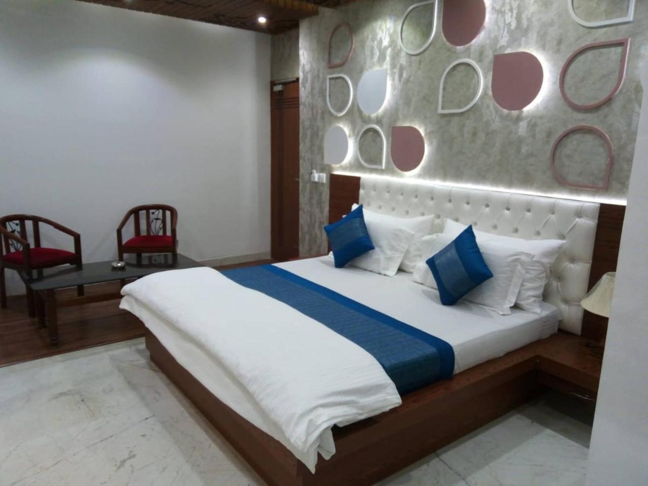 โฮเต็ล อินดราพราสธา Hotel เดลี ภายนอก รูปภาพ