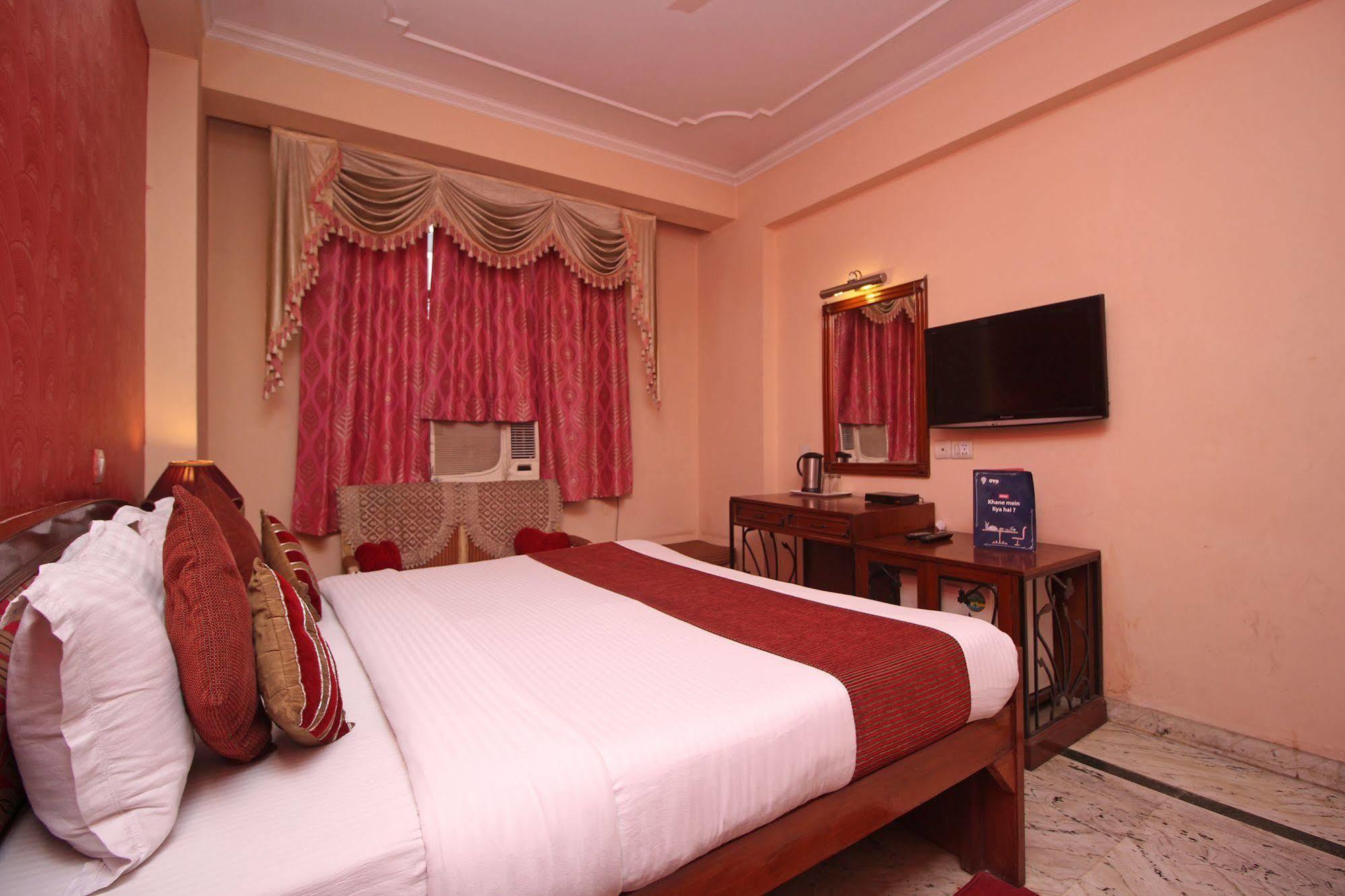 โฮเต็ล อินดราพราสธา Hotel เดลี ภายนอก รูปภาพ
