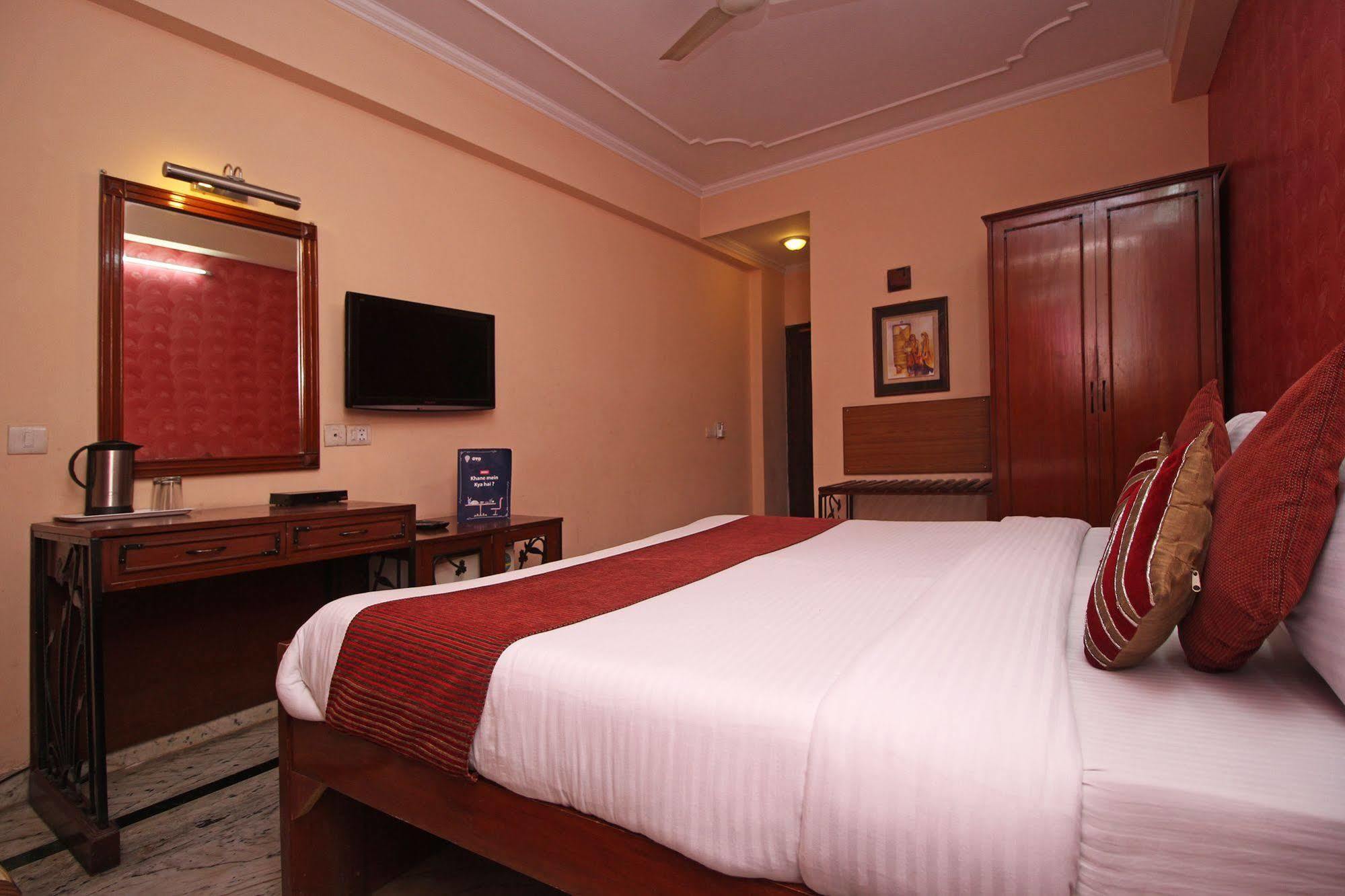 โฮเต็ล อินดราพราสธา Hotel เดลี ภายนอก รูปภาพ